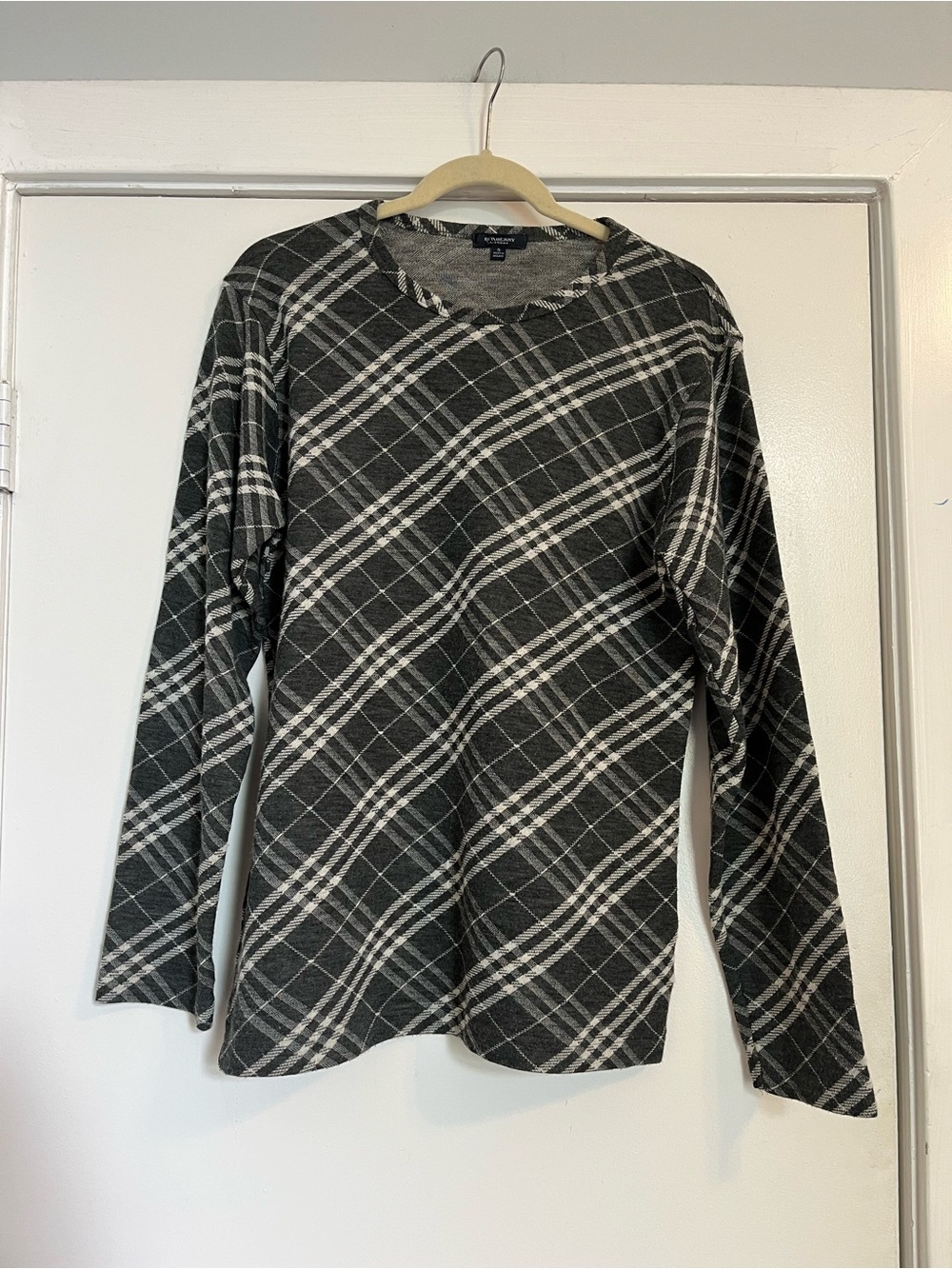 Burberry Gray White Plaid Crewneck lightweight sweater long sleeve top